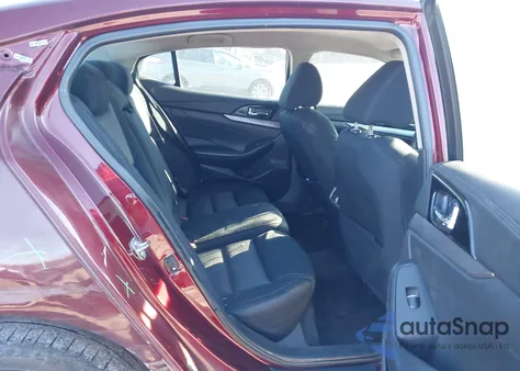 2017 Nissan Maxima 3.5 S z USA, uszkodzony, nr VIN 1N4AA6AP1HC396732